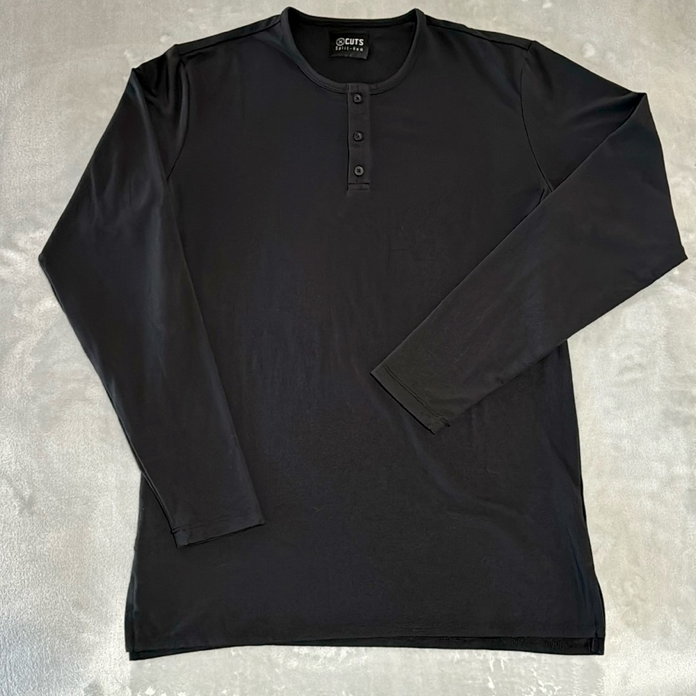 Cuts Clothing - AO Long Sleeve Henley Split-Hem